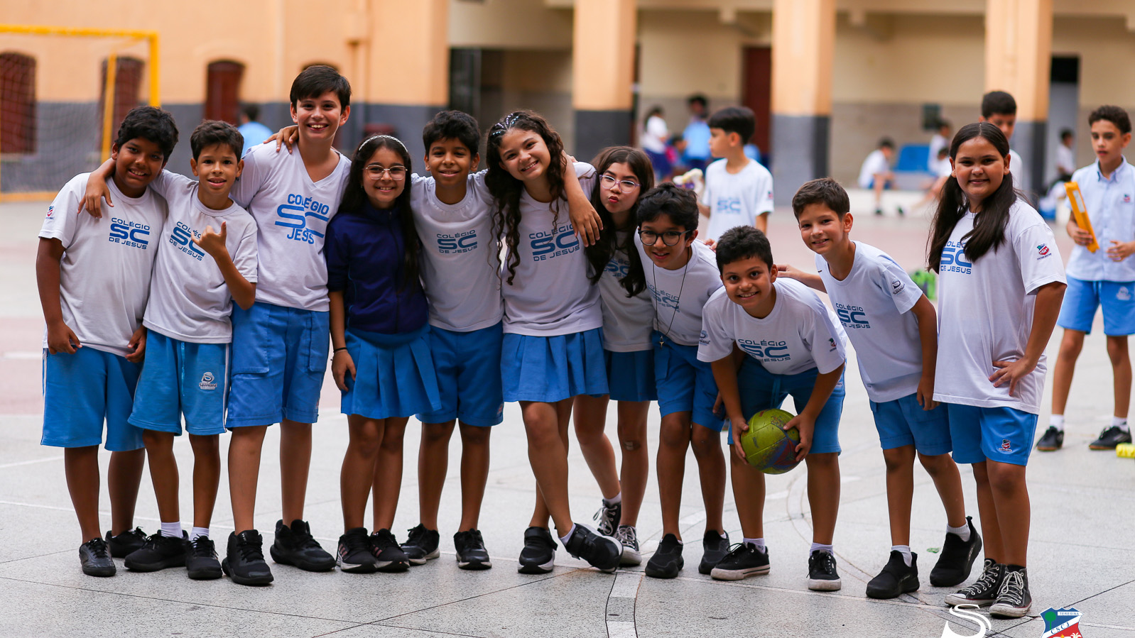 Estudantes em atividade de convivencia